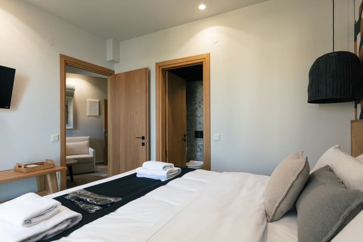 Chapter 02 Gallery Suites