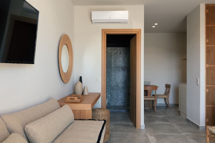 Chapter 02 Gallery Suites