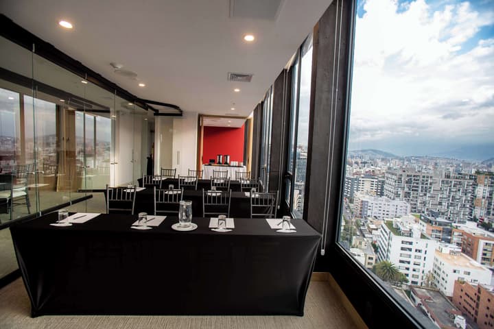 Hampton By Hilton Quito La Carolina Park