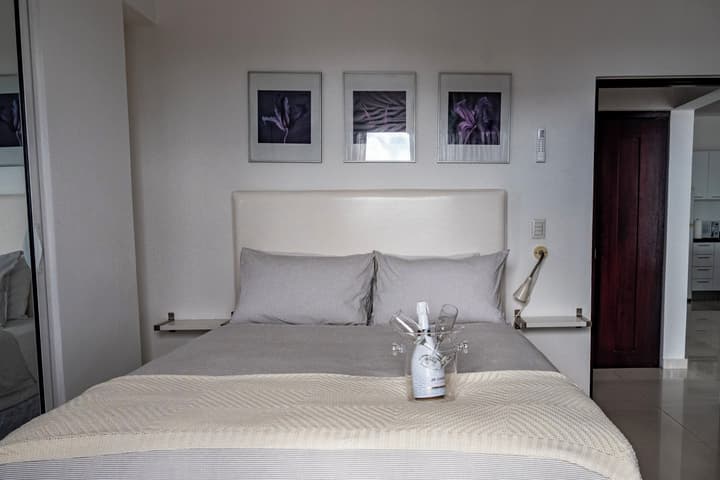 LINCOLN SUITE