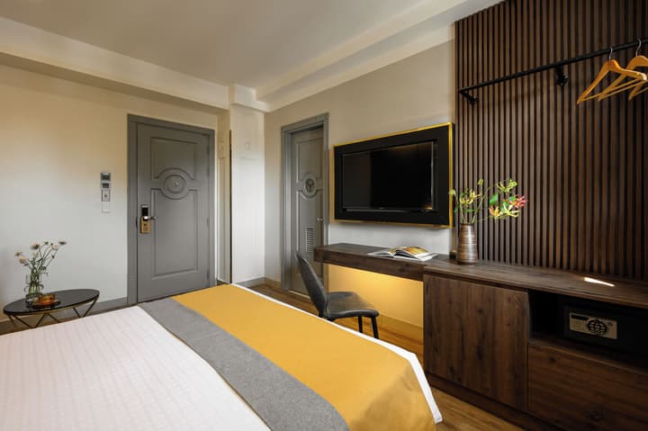 Acnos Hotel
