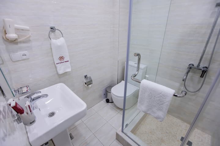 Art Deluxe Hotel