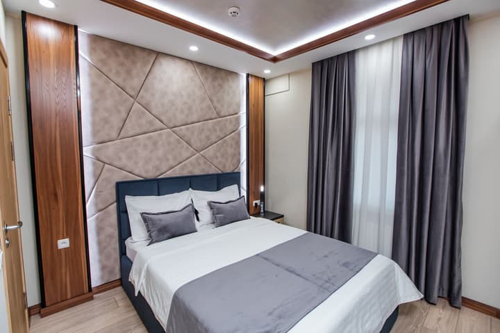 Art Deluxe Hotel
