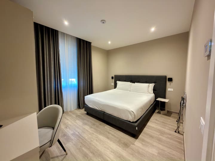 VI SUITES