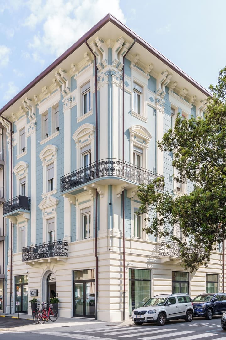 VI SUITES