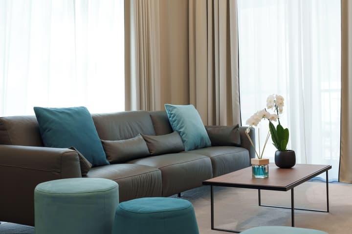 VI SUITES