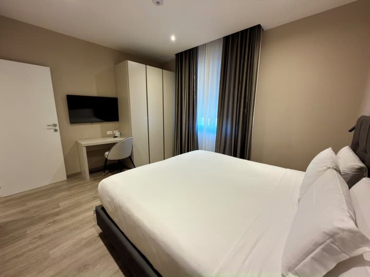 VI SUITES