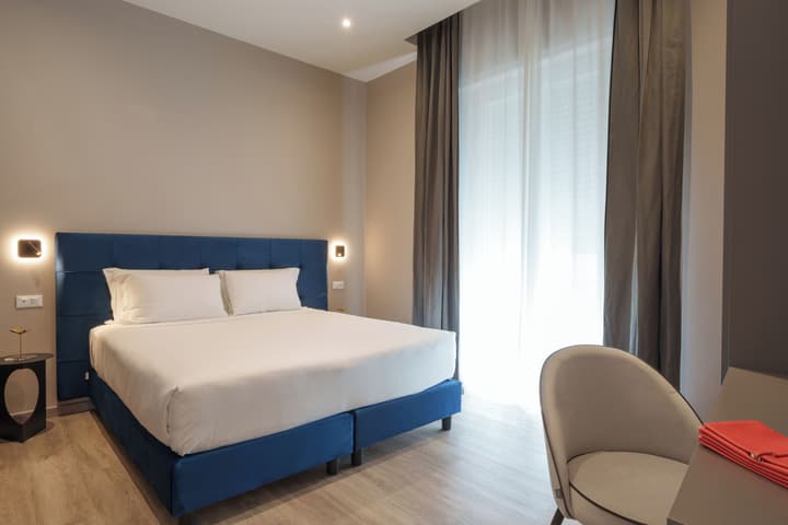 VI SUITES
