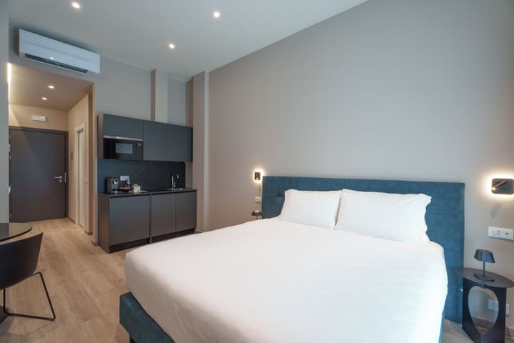 VI SUITES