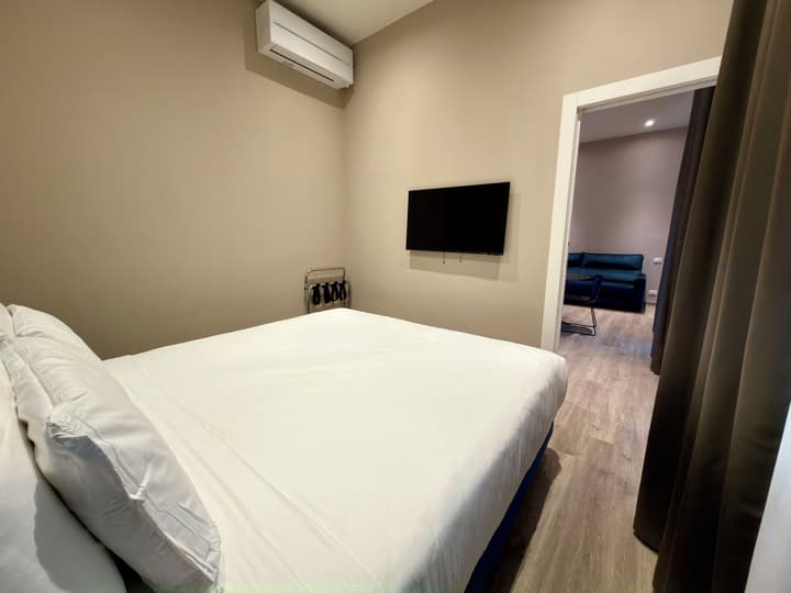 VI SUITES
