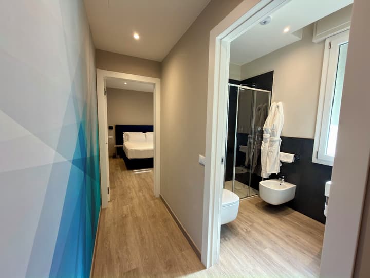 VI SUITES