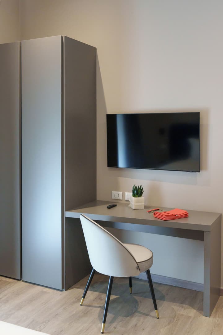 VI SUITES