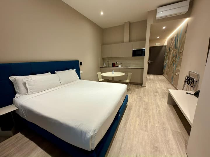 VI SUITES