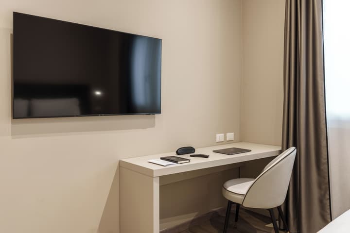 VI SUITES