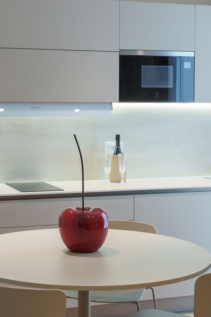 VI SUITES