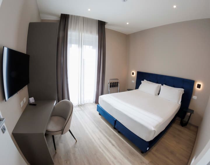 VI SUITES