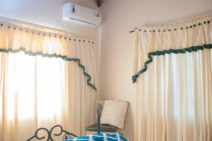 Lovely 2-bedroom Apt, Sleeps 3, Warm & Cosy