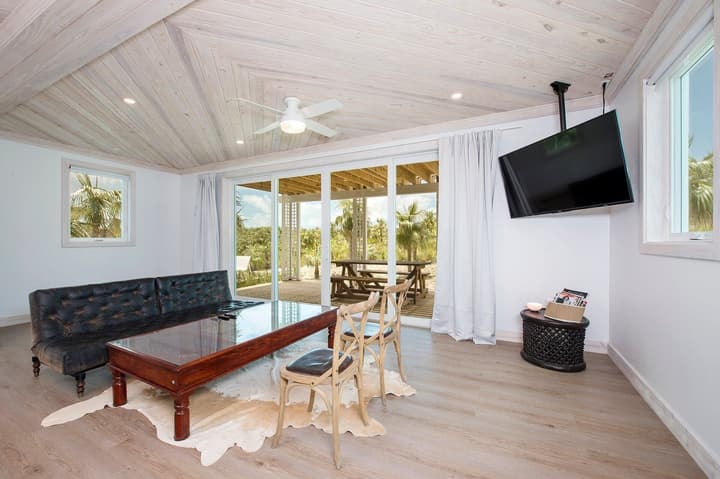 See Sea 2 Bedroom Home