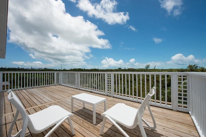 See Sea 2 Bedroom Home