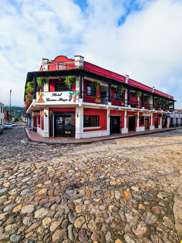 Hotel Camino Maya