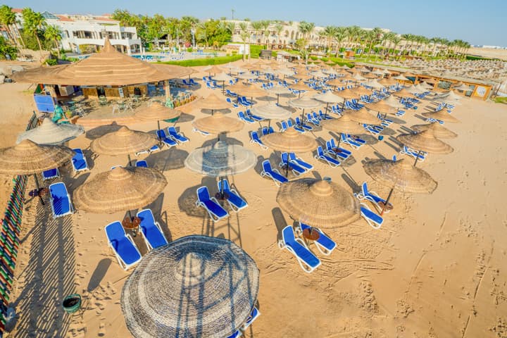 Ivy Cyrene Island Aqua Park Resort