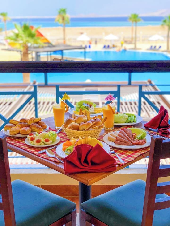 Ivy Cyrene Island Aqua Park Resort