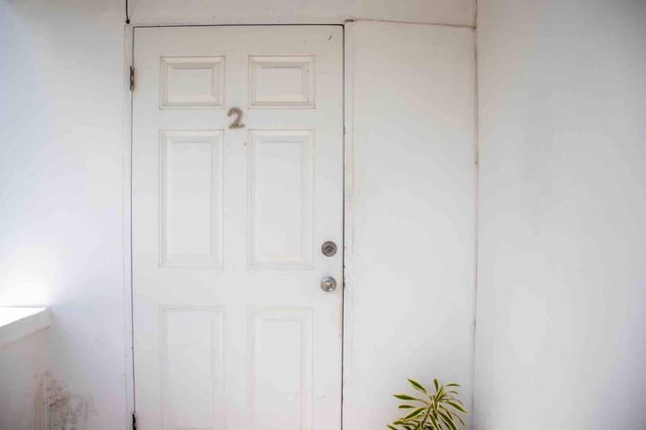 Apt 2 Stylish 2 bed Cosy and Comfortable
