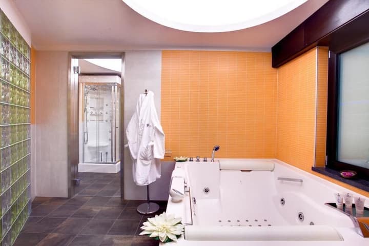 ABALON POMPEI RESORT