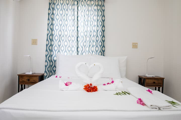 Neem View Apartments Antigua