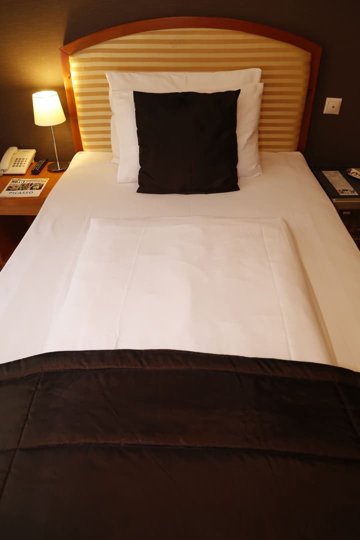 Six Inn Hotel