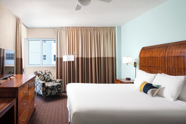 Sherry Frontenac Oceanfront Hotel