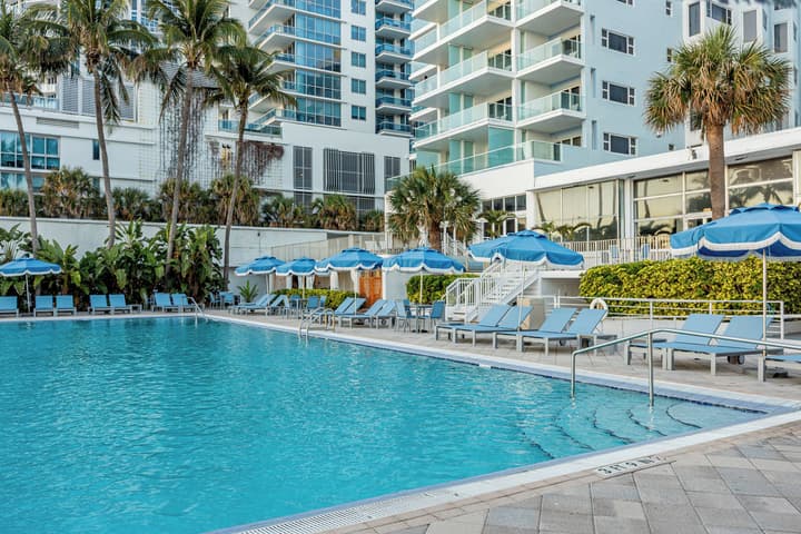 Sherry Frontenac Oceanfront Hotel