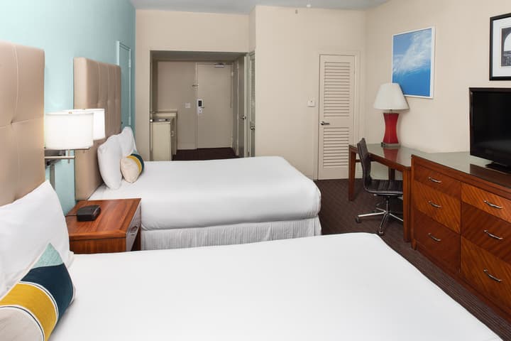 Sherry Frontenac Oceanfront Hotel