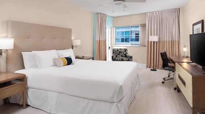 Sherry Frontenac Oceanfront Hotel
