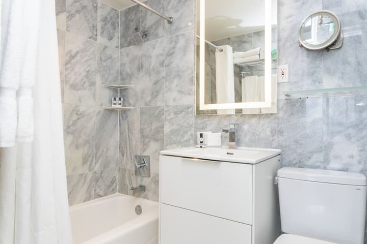 Sherry Frontenac Oceanfront Hotel