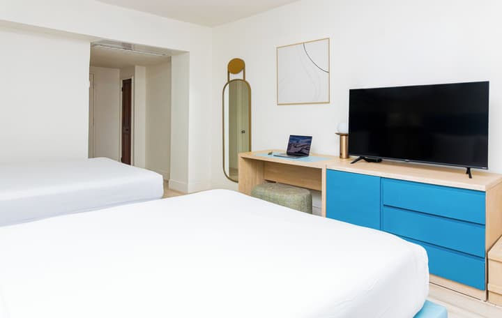 Sherry Frontenac Oceanfront Hotel