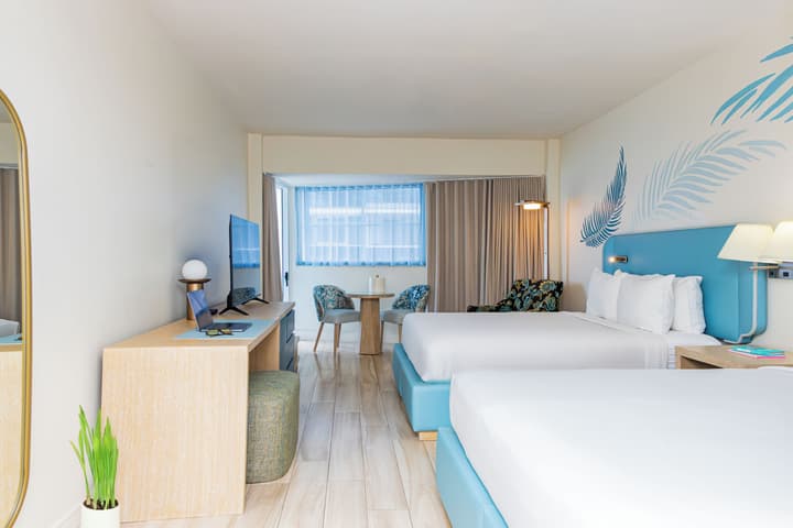 Sherry Frontenac Oceanfront Hotel