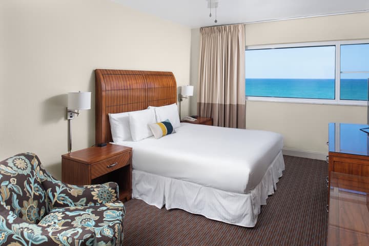 Sherry Frontenac Oceanfront Hotel