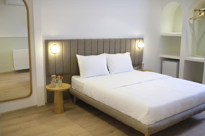 Meshk Airport hotel