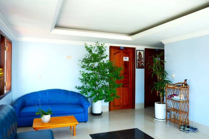 Nary Villa