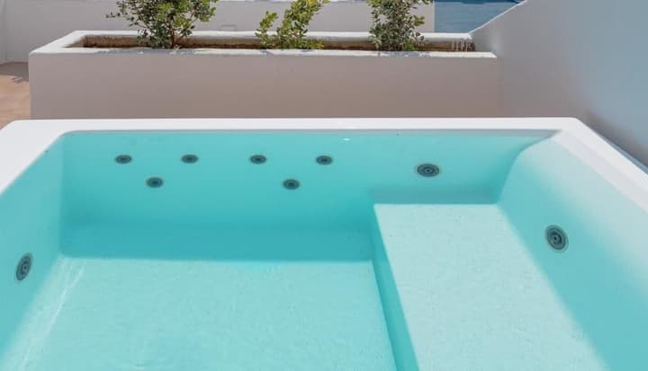 Voca Hotel & Suites