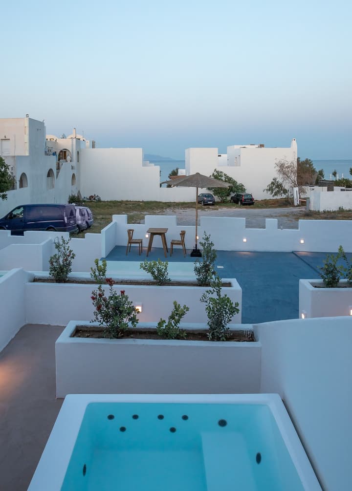 Voca Hotel & Suites