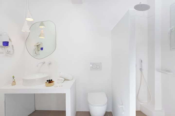 Voca Hotel & Suites