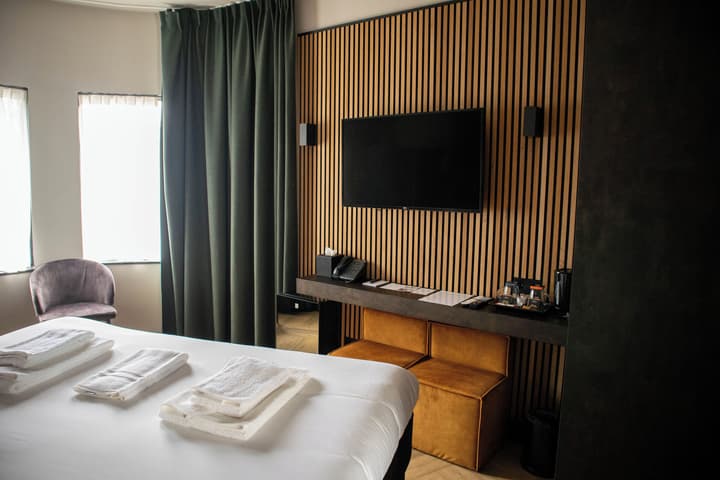 Monument Hotel