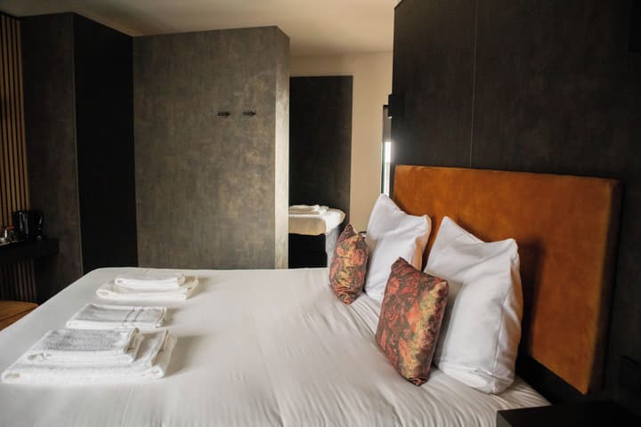 Monument Hotel
