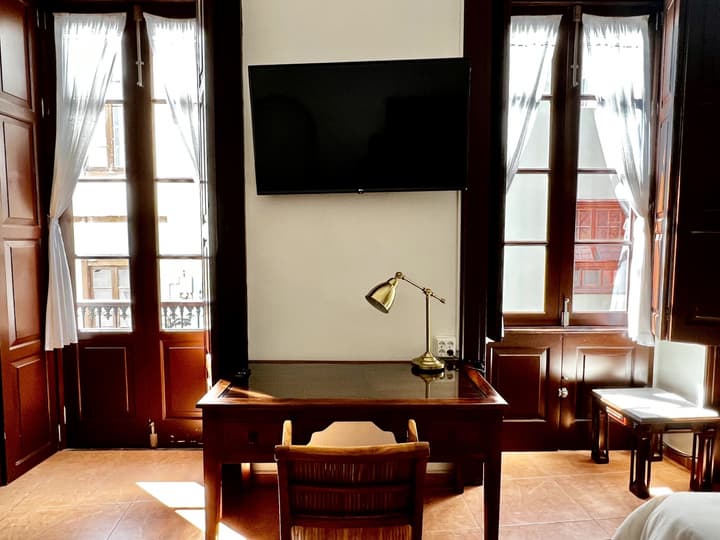 Santa Ana Suite & Rooms
