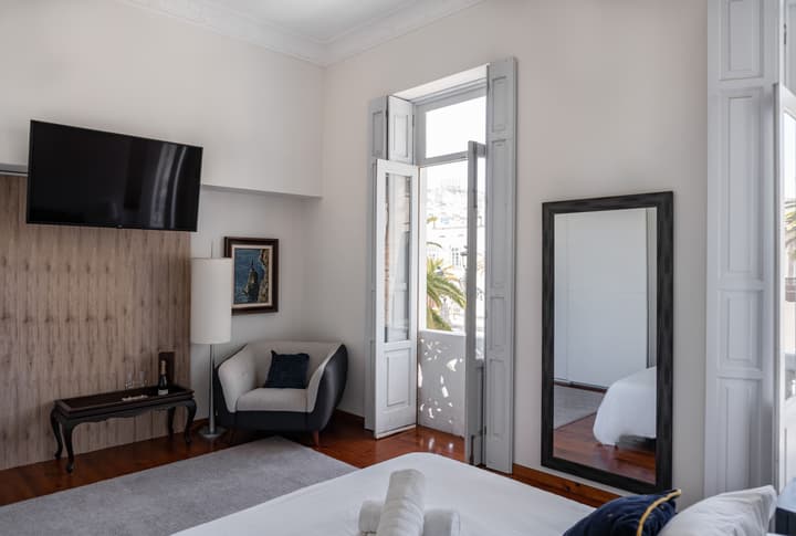 Santa Ana Suite & Rooms