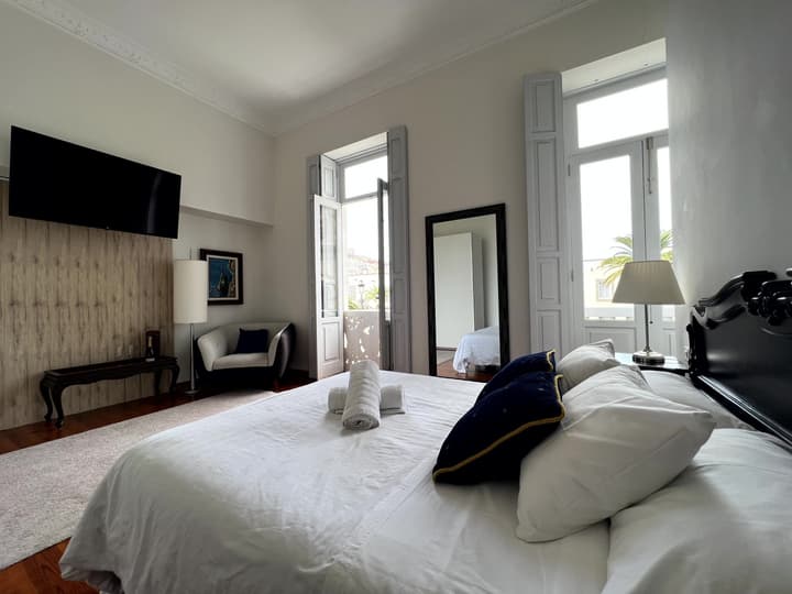 Santa Ana Suite & Rooms