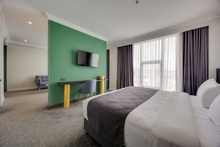Pine Astoria Hotel