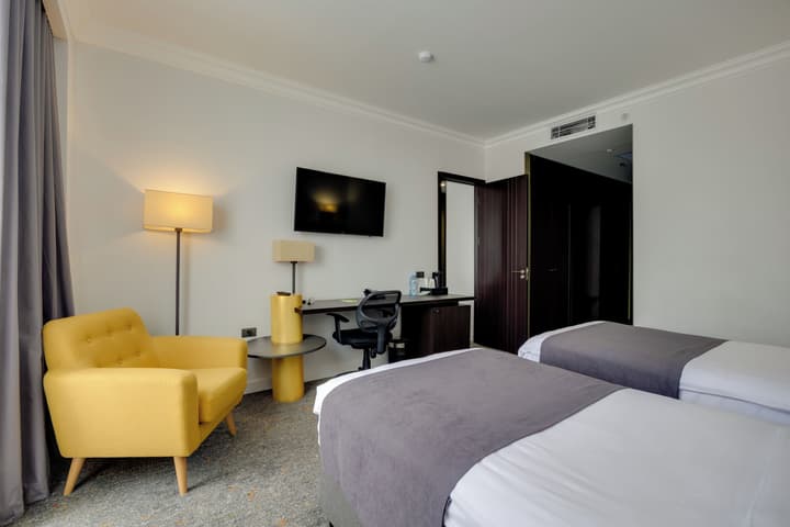 Pine Astoria Hotel